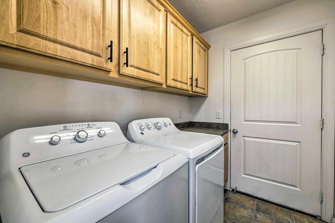 Modern Page Retreat With View, 9 Mi To Wahweap Beach Villa Екстериор снимка